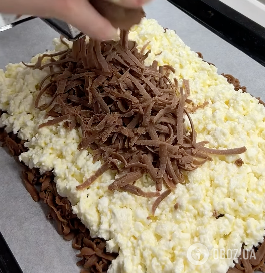 Тертий пиріг із сирною начинкою: найпростіший рецепт смачного десерта до чаю