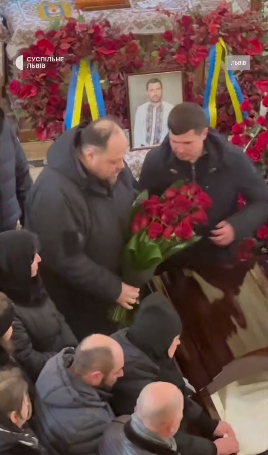 На Львовщине началось прощание с нардепом Орестом Саламахой, который погиб в ДТП. Видео