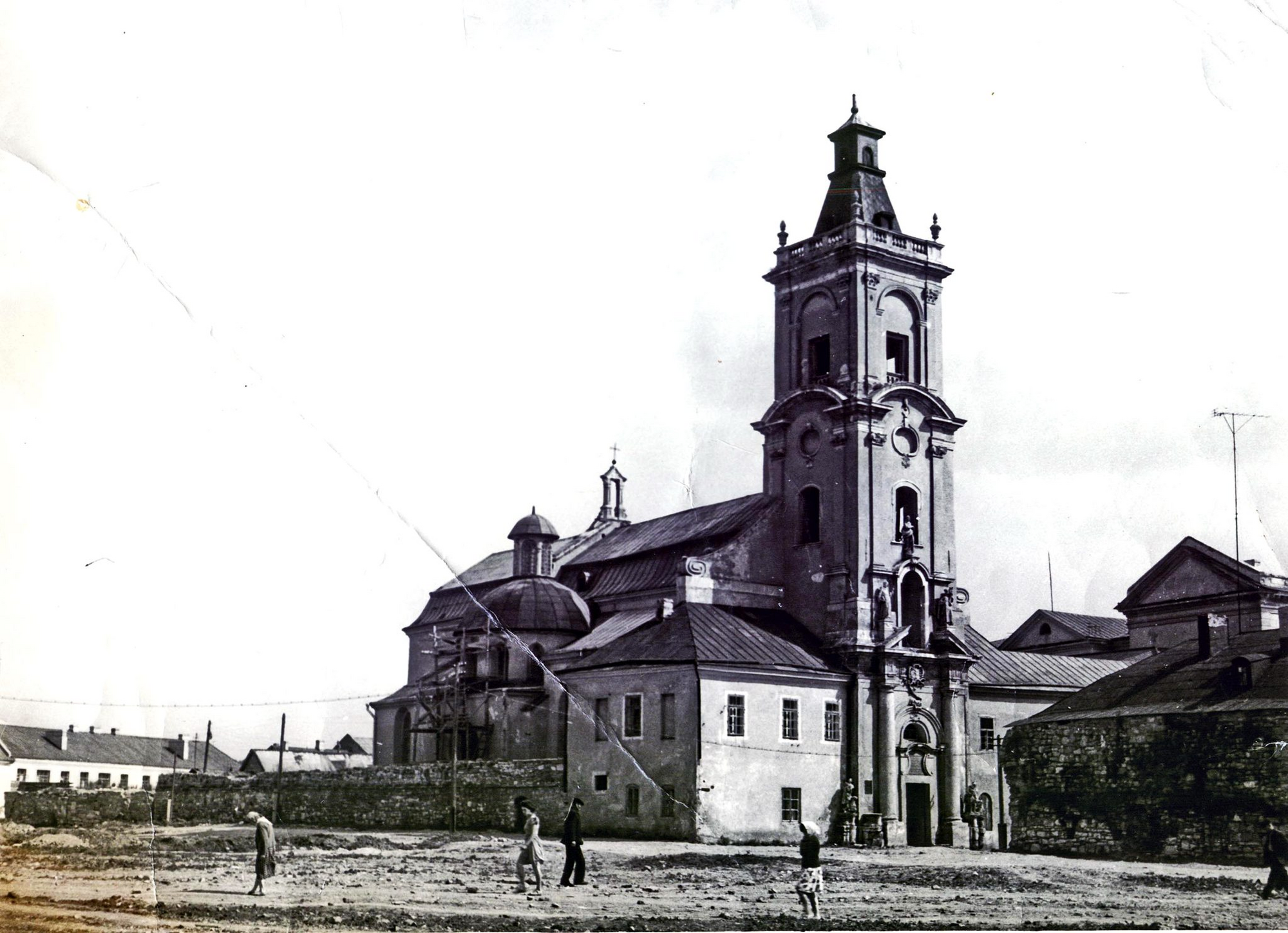 Знаменитий будинок Потоцького показали у різні роки: архівні фото