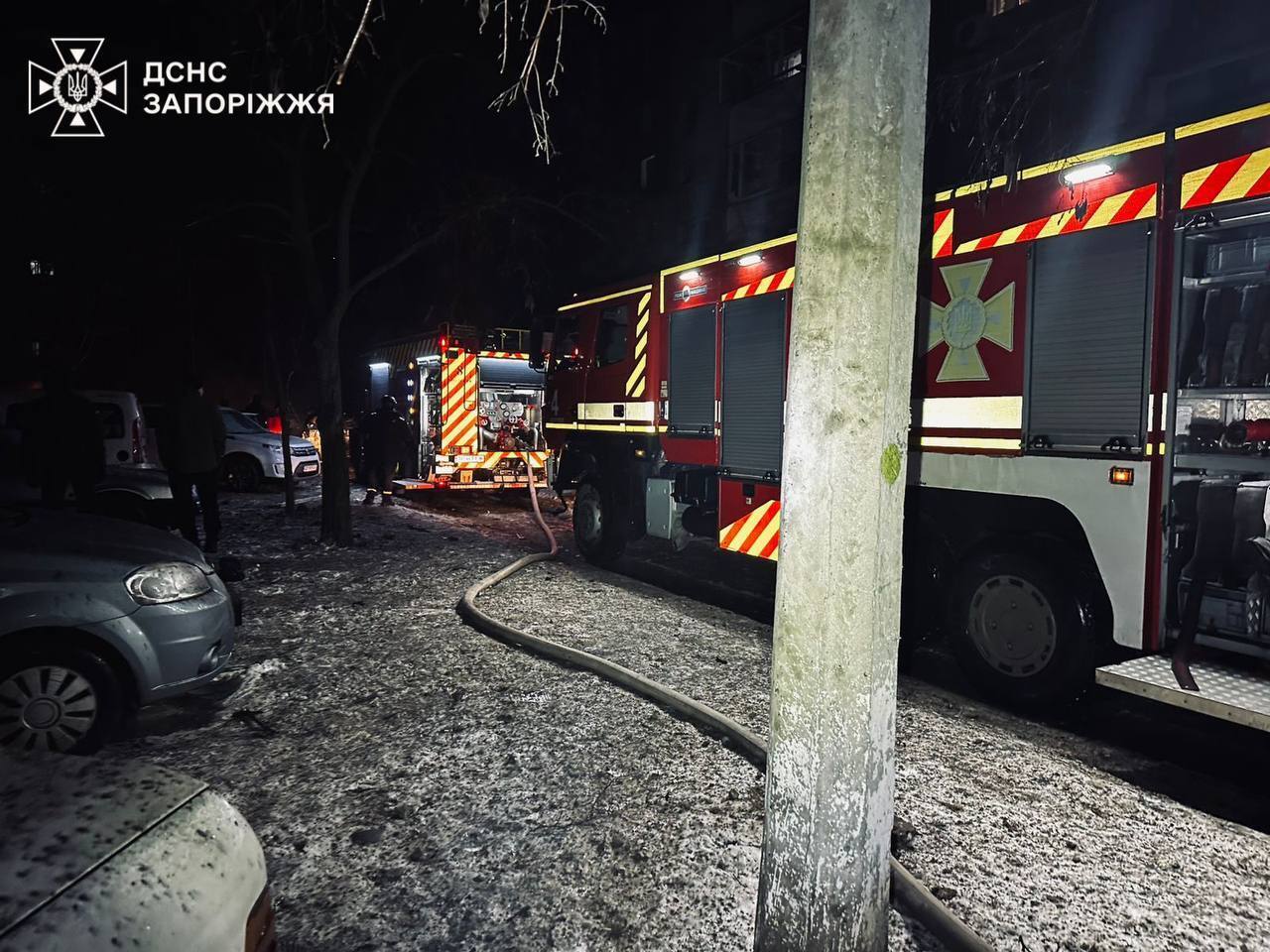 Россия ударила по Запорожью, есть прилет во двор многоэтажки: пострадали люди. Фото и видео