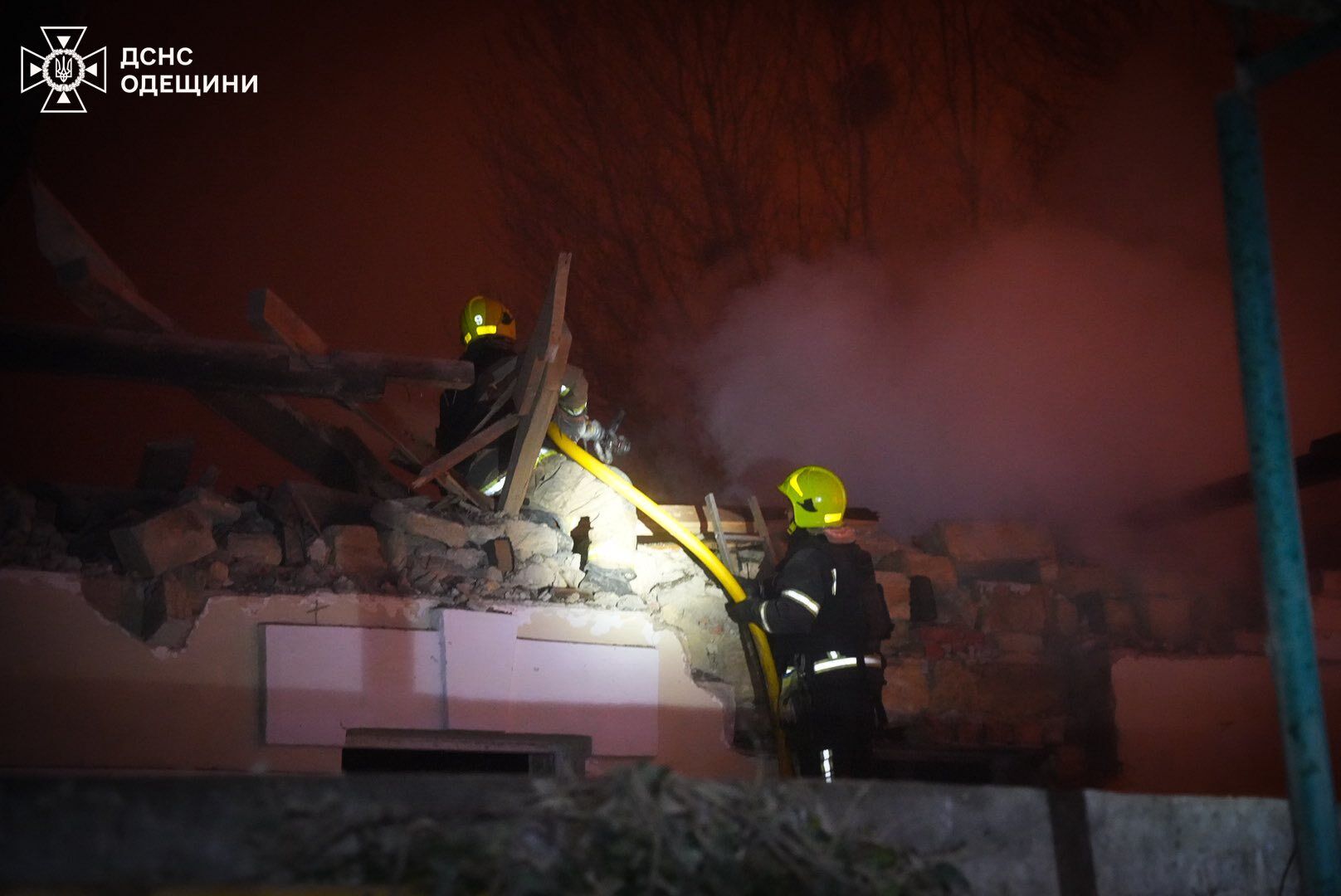 Росія вдарила по Одещині: сталась пожежа на території монастиря пошкоджено будівлі, є постраждалі. Фото і відео