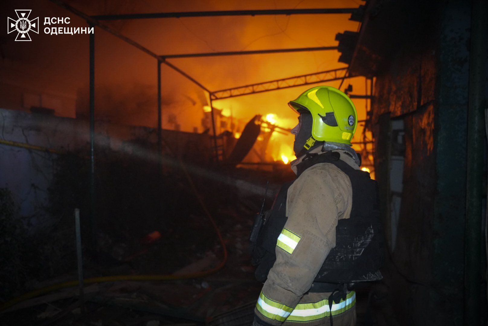 Росія вдарила по Одещині: сталась пожежа на території монастиря пошкоджено будівлі, є постраждалі. Фото і відео