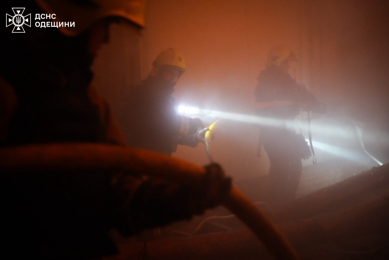 Росія вдарила по Одещині: сталась пожежа на території монастиря пошкоджено будівлі, є постраждалі. Фото і відео