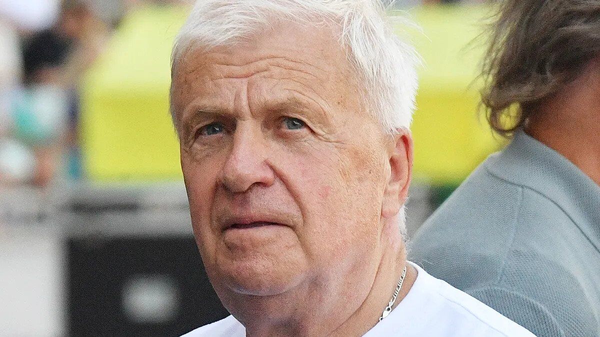 "Занимаются дискредитацией России и ее народа": вице-чемпион Европы потребовал извинений от УЕФА и ФИФА