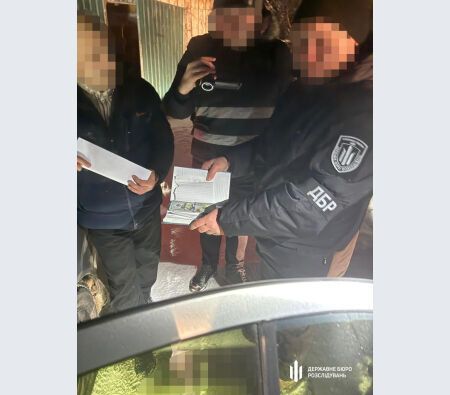 На Черниговщине разоблачили чиновника ТЦК, который за взятки влиял на решение ВВК: подробности схемы. Фото