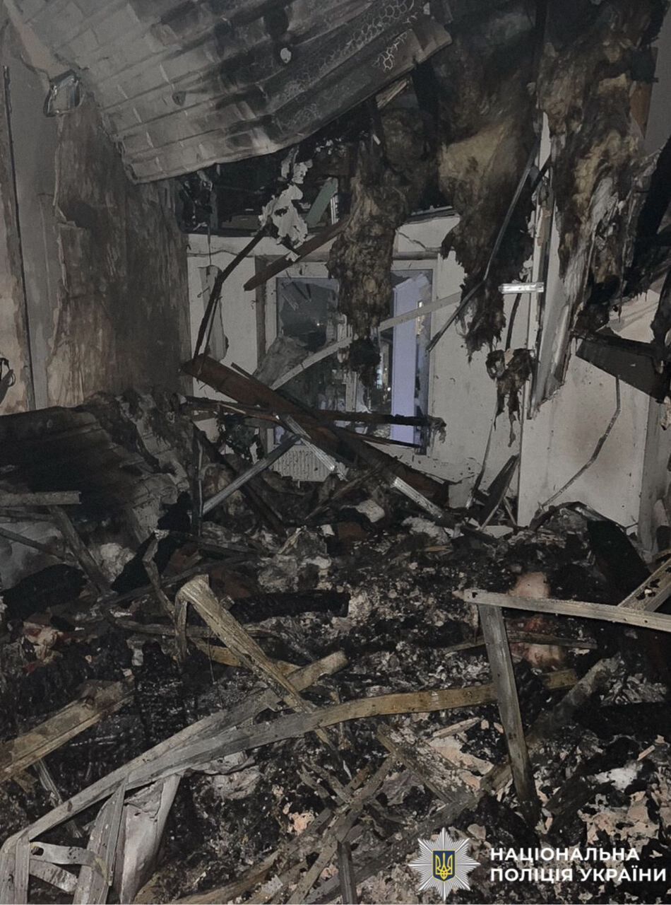 Російська атака на Київщині: батьки згоріли, а їх маленьку доньку врятував воєнний журналіст. Подробиці трагедії та відео