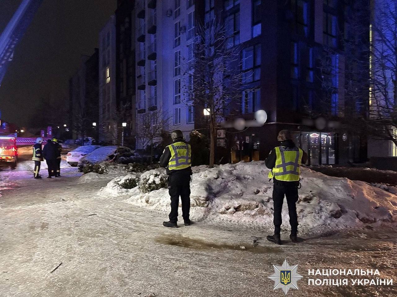 РФ вдарила дронами по Київщині: пошкоджено багатоповерхівку, загинули двоє людей. Фото