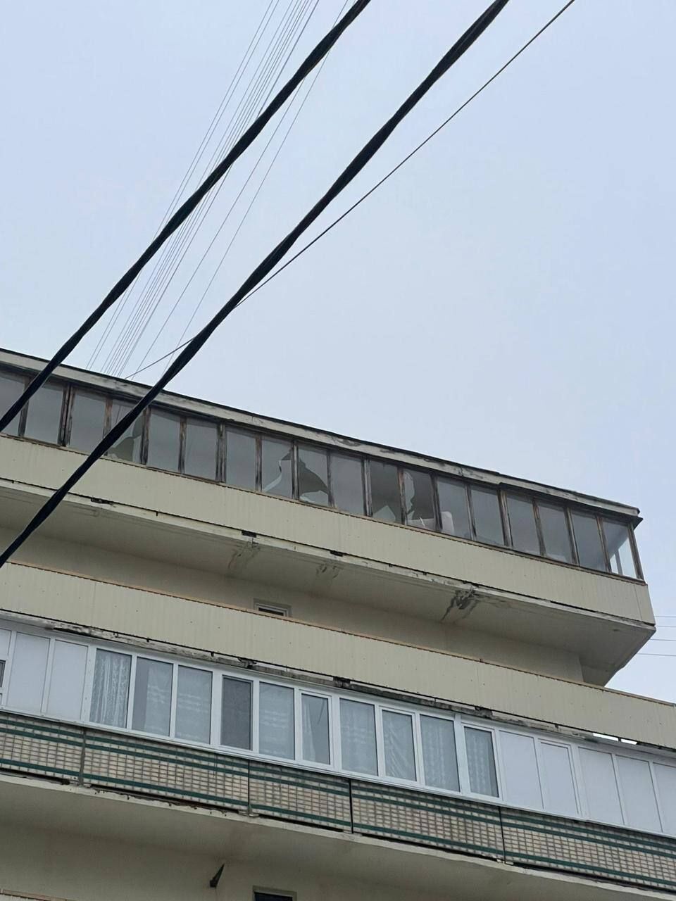 Оккупанты ночью атаковали Киев, есть разрушение: на месте работают спасатели. Фото