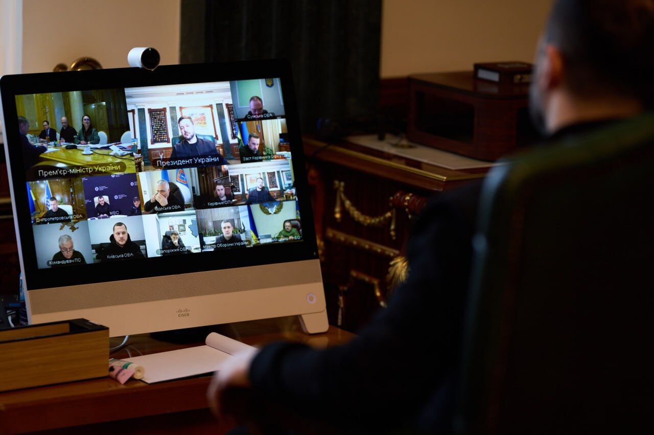 Зеленський провів селектор щодо наслідків російських ударів та відновлювальних робіт: яка ситуація в регіонах