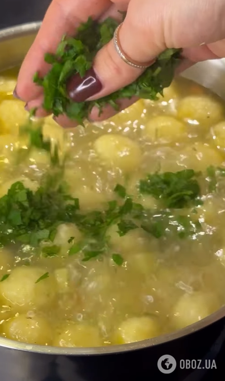 Смачний домашній суп з сирними кульками: ділимось ситним варіантом вечері