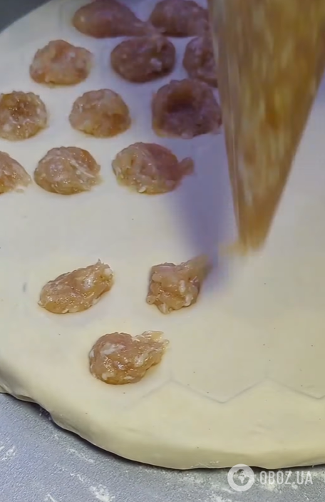 Идеальное тесто для пельменей на воде: прекрасно раскатывается и не рвется