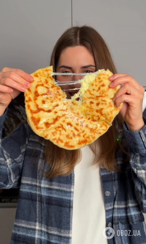 Хачапурі з сиром на сковорідці: ділимось лінивим рецептом