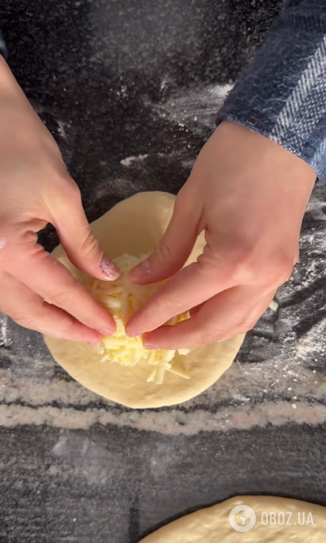 Хачапурі з сиром на сковорідці: ділимось лінивим рецептом