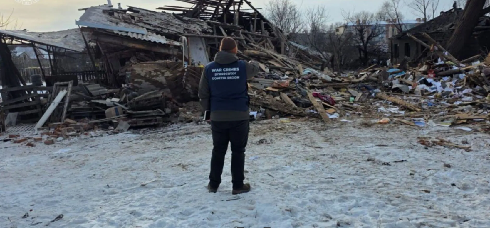 У Слов'янську російський ФАБ убив викладачку фізики коледжу та її чоловіка: син дивом вижив після вибуху