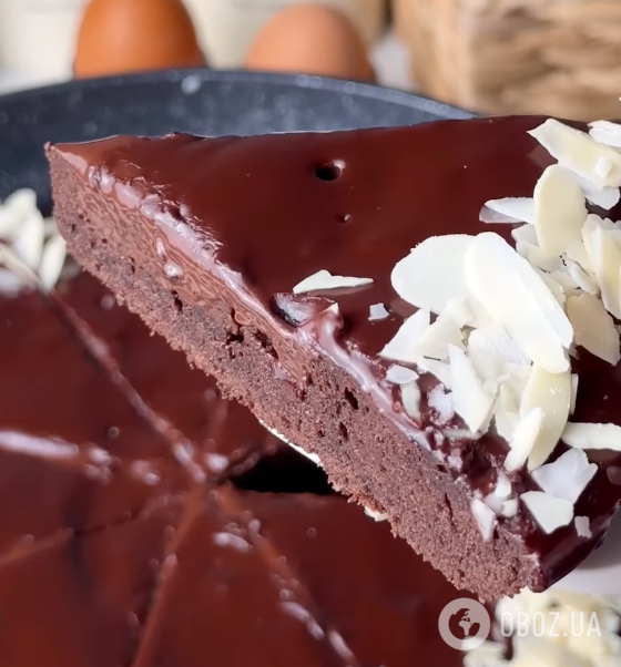 Швидкий шоколадний пиріг на сковороді: ділимося рецептом найлегшого десерту