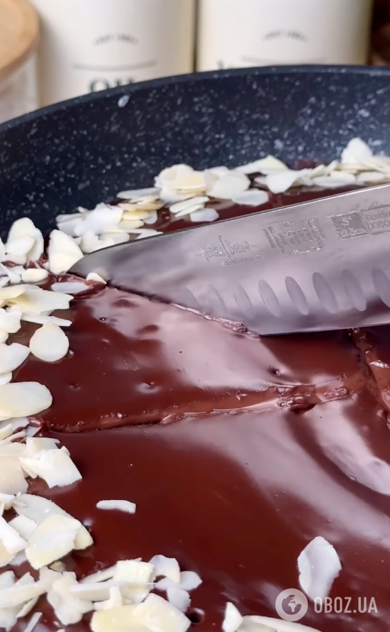 Швидкий шоколадний пиріг на сковороді: ділимося рецептом найлегшого десерту