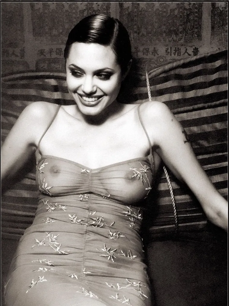 Анджелине Джоли – 44: самые сексуальные фото легендарной актрисы