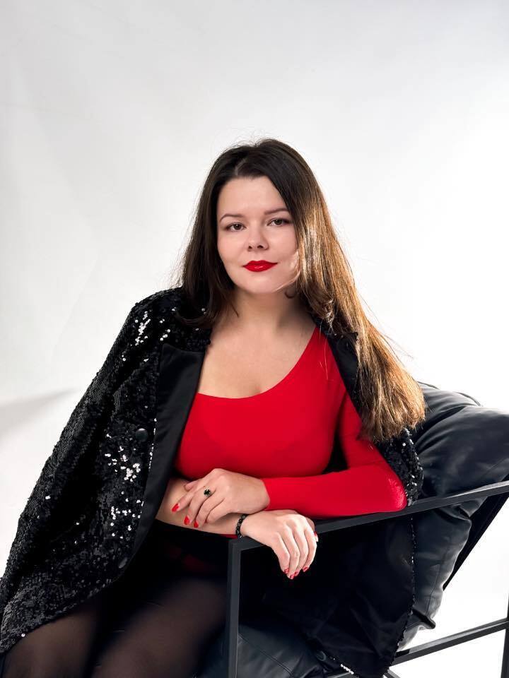 Донька-чемпіонка, сестра в окупації та похід в нардепи. Як живе перший переможець "Голосу країни" Іван Ганзера, який оселився в глибинці