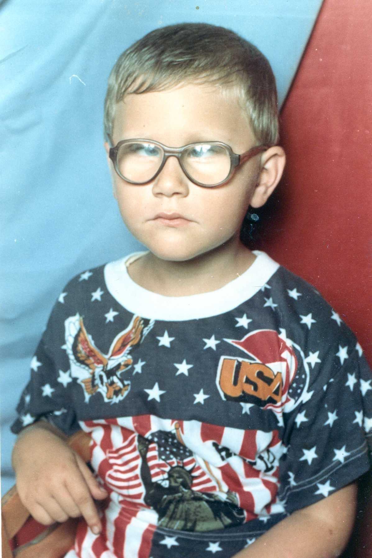 Донька-чемпіонка, сестра в окупації та похід в нардепи. Як живе перший переможець "Голосу країни" Іван Ганзера, який оселився в глибинці