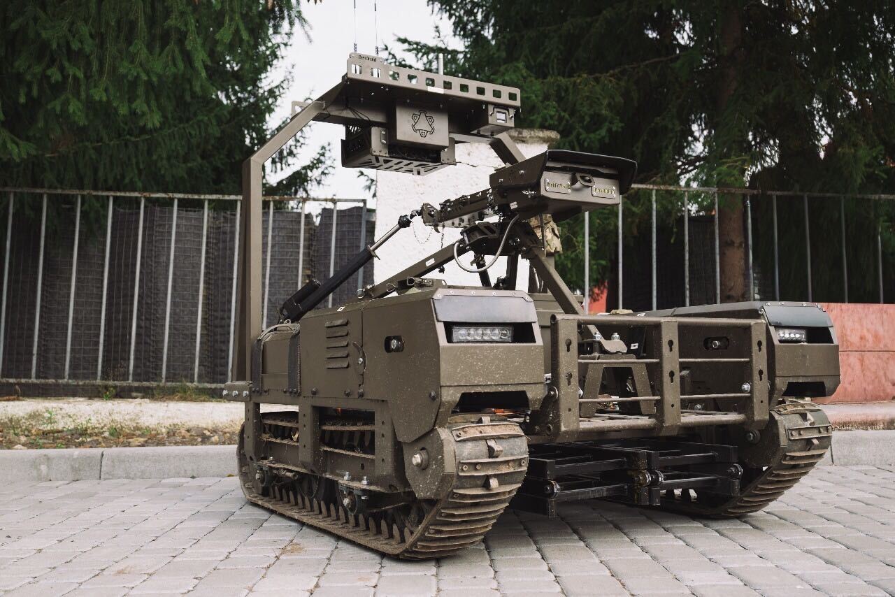 "Нова реальність війни": український наземний роботизований комплекс взяв у полон трьох окупантів. Відео