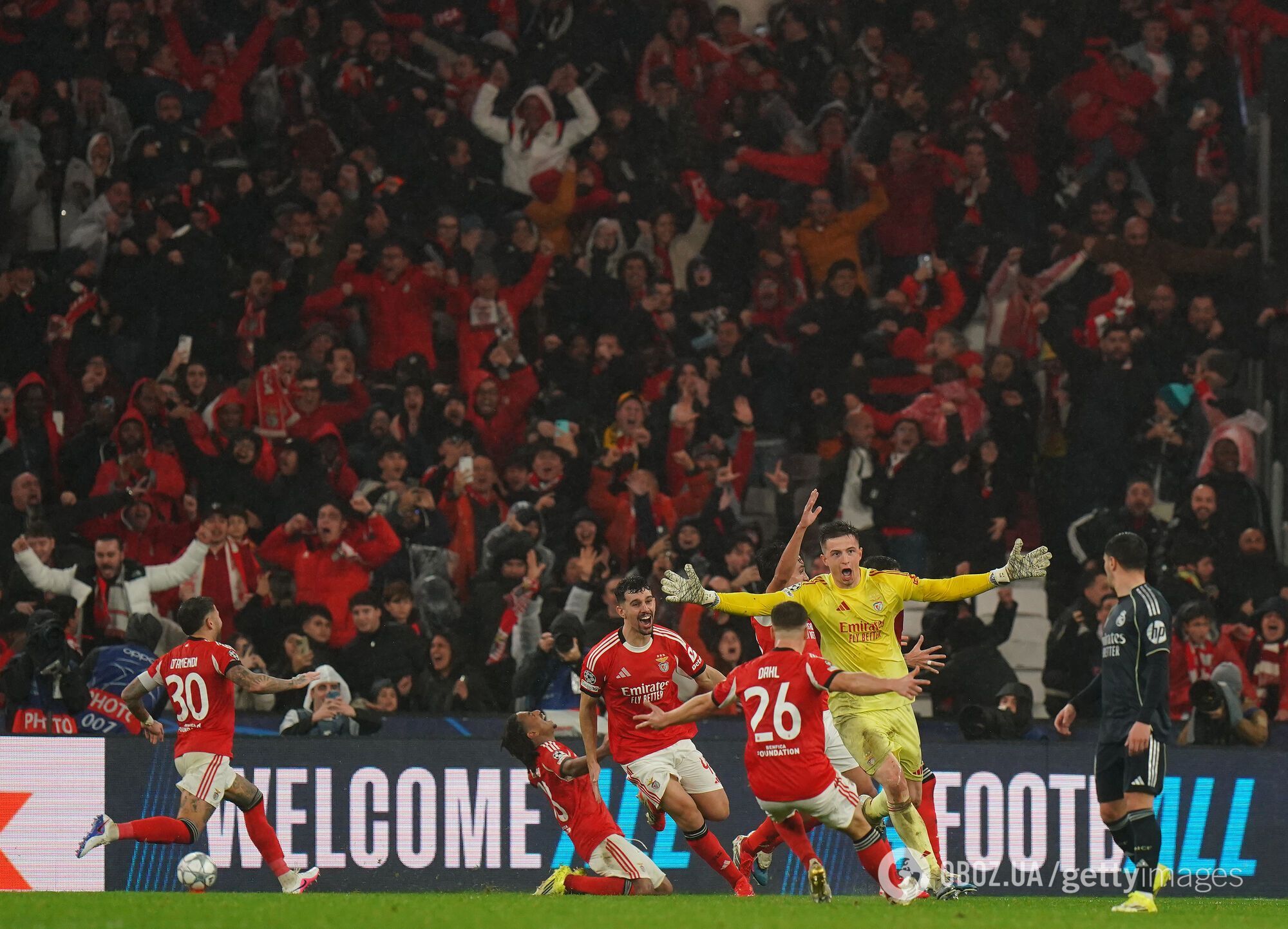 64-тисячний стадіон у Лісабоні влаштував стоячі овації футболісту збірної України. Відео