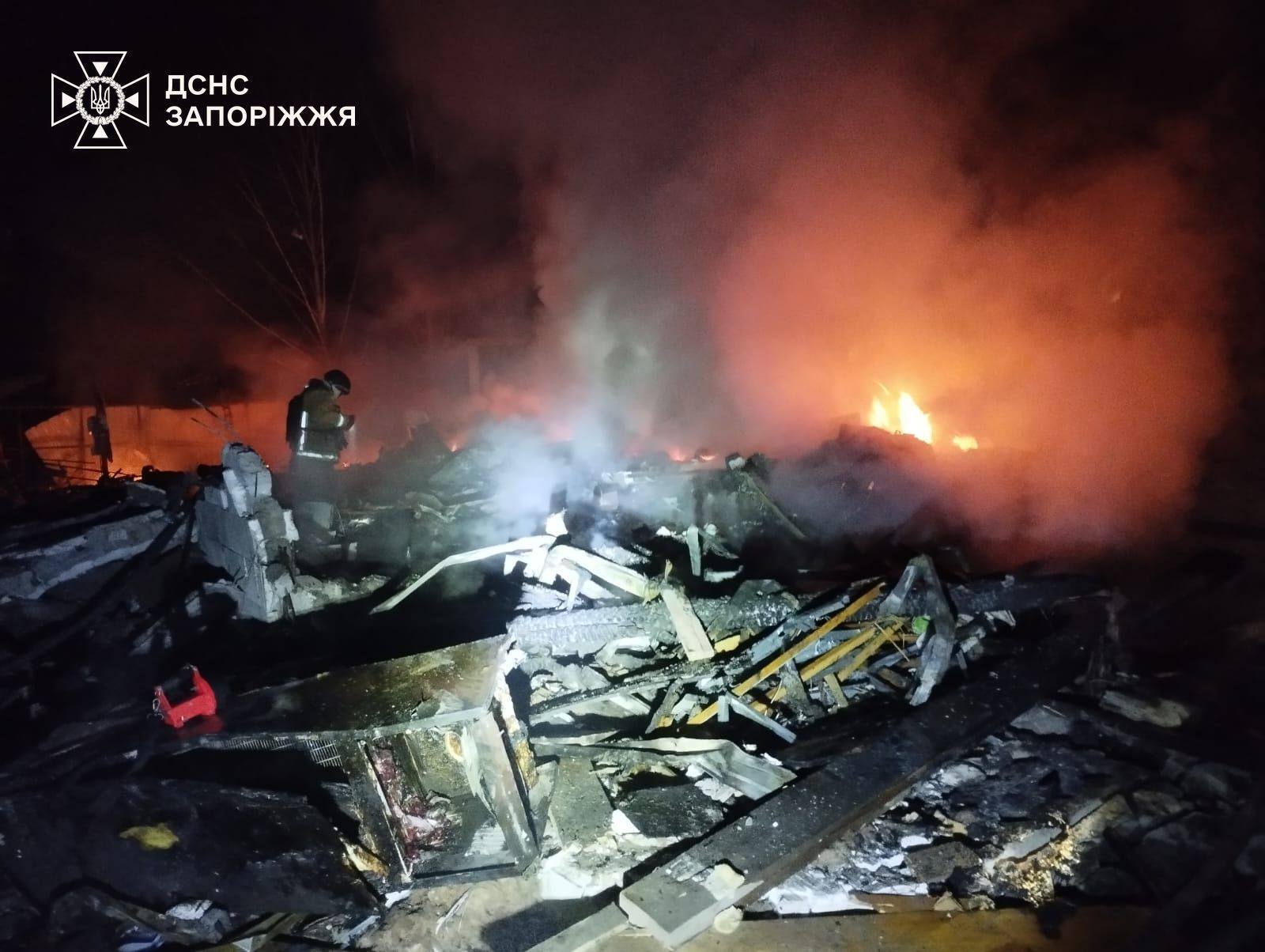 Окупанти вдарили по Вільнянську на Запоріжжі: троє людей загинули. Фото