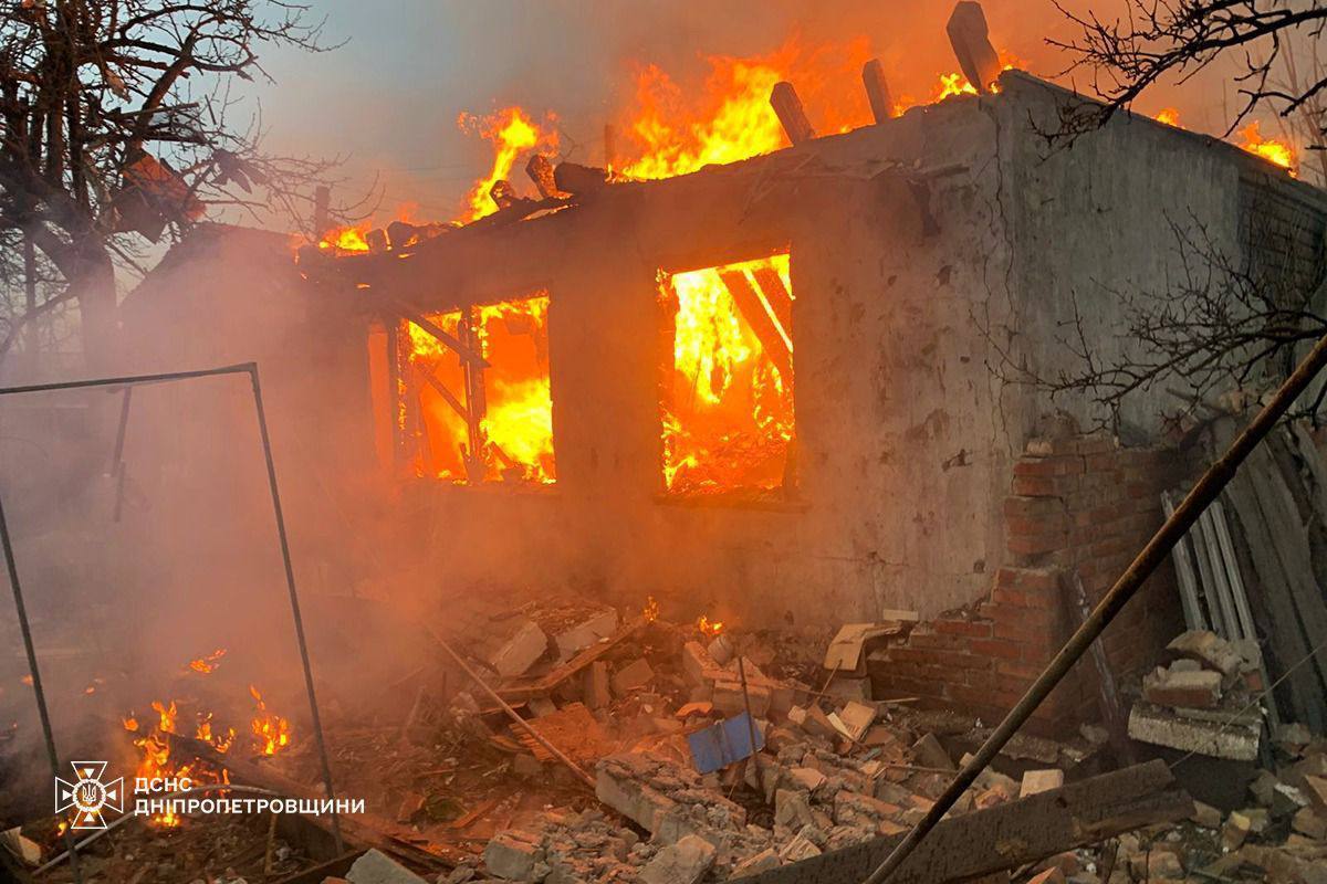 Россия атаковала дронами жилую застройку Кривого Рога: погибла женщина. Фото