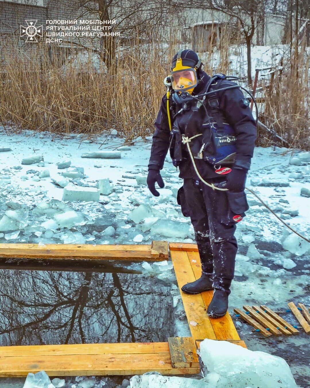 На Київщині під час пошуку "Шахеда" водолази знайшли предмет з 1,5 кг вибухівки всередині. Фото