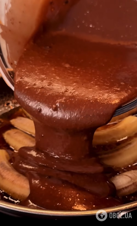 Лінивий шоколадно-банановий пиріг на сковорідці: готується за лічені хвилини