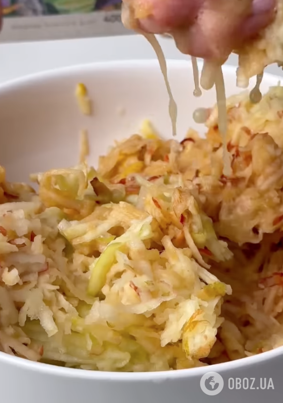 Насыпной яблочный пирог к чаю: самый простой рецепт домашнего десерта