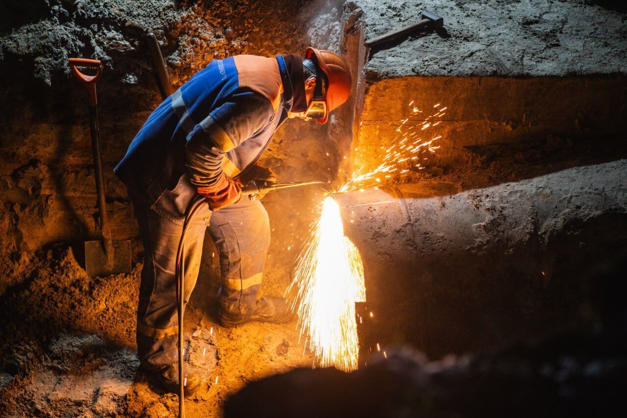 У Києві тимчасово обмежували теплопостачання через попередній обстріл РФ. Подробиці та фото