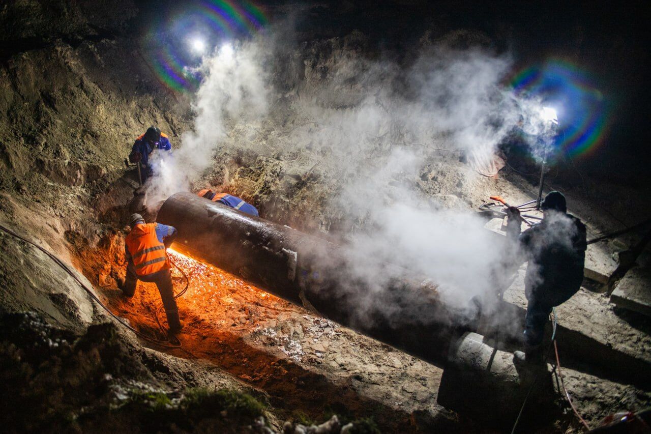 У Києві тимчасово обмежували теплопостачання через попередній обстріл РФ. Подробиці та фото