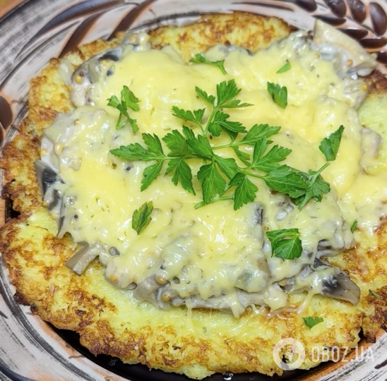 Запеченные панские деруны с грибами и сыром: рецепт сытного блюда для праздничного стола