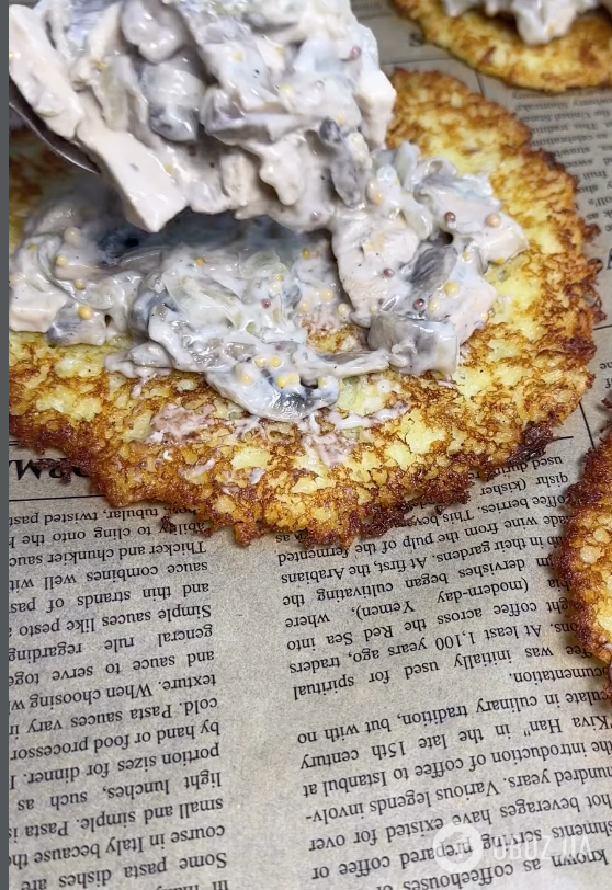 Запеченные панские деруны с грибами и сыром: рецепт сытного блюда для праздничного стола