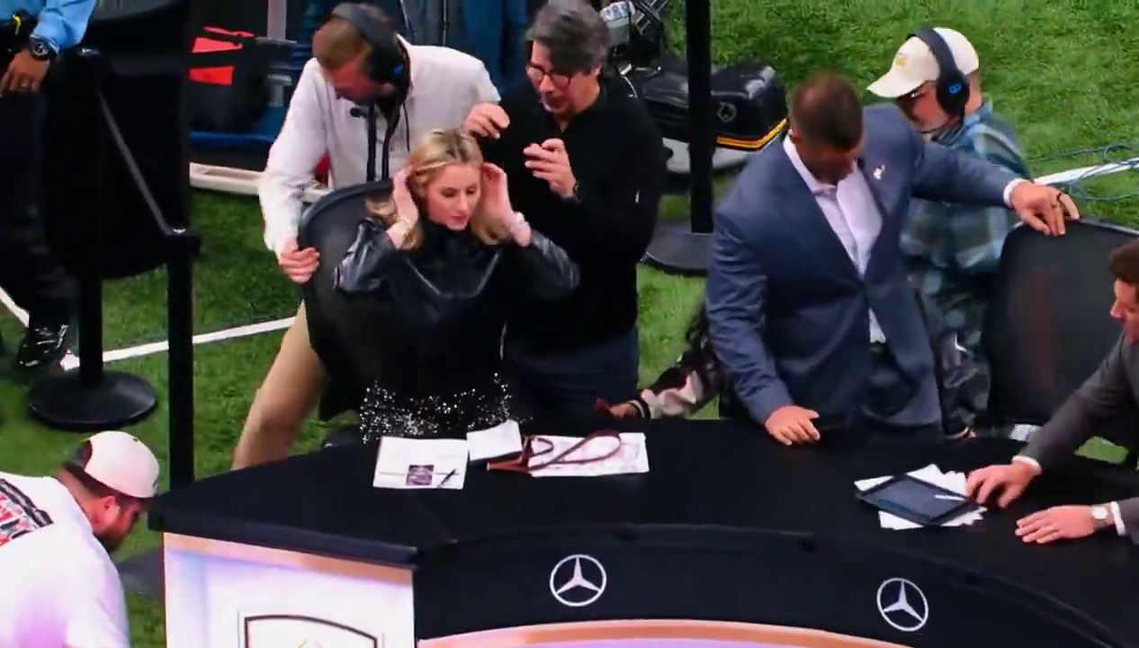 Не попавший в эфир поступок спортивной журналистки на матче в США собрал 4 млн просмотров з сутки. Видео