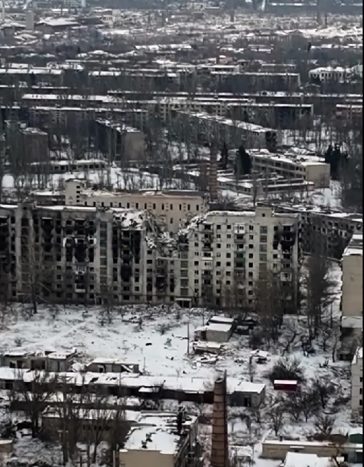 Зруйновані будинки і пусті вулиці: у мережі показали, який вигляд має понівечена ворогом Костянтинівка. Відео