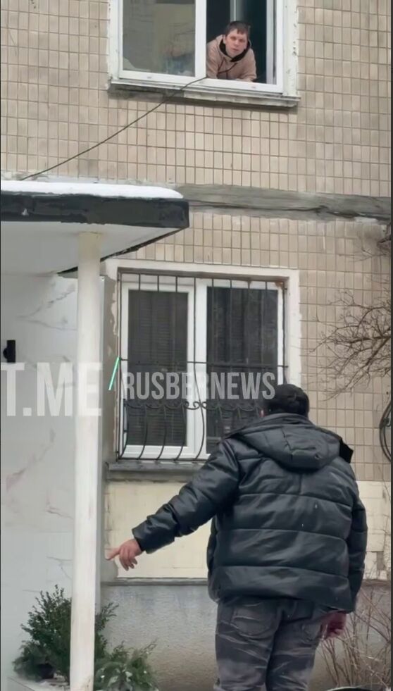 У Києві чоловік вирішив зарядити BMW із квартири після 9 днів без світла і спричинив скандал: без електрики могли лишитися всі. Відео