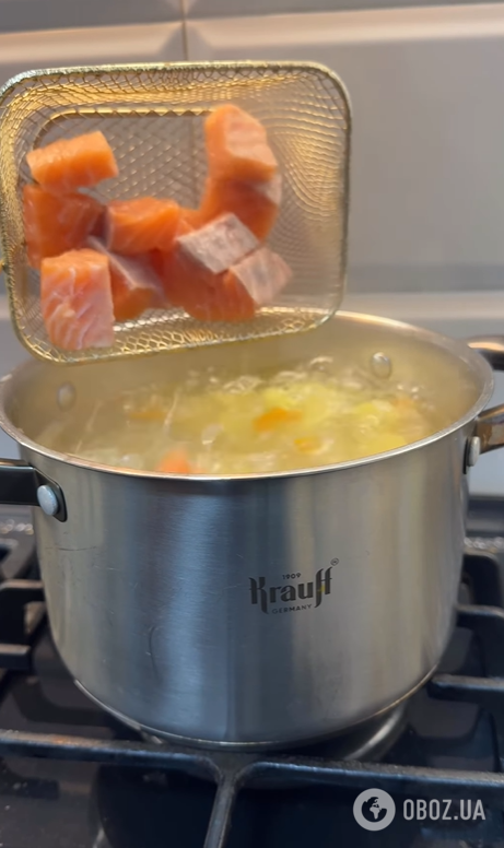 Швидкий зігріваючий суп з рибою: ідеальна страва для періоду холодів