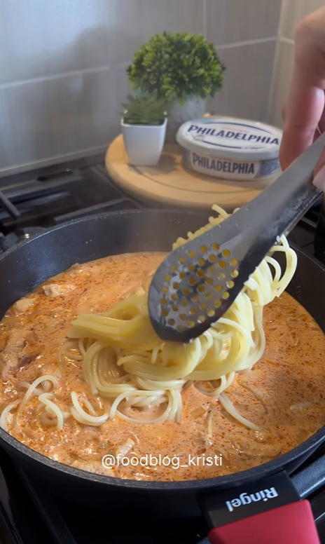 Смачна домашня паста з куркою: не гірша, ніж у ресторані