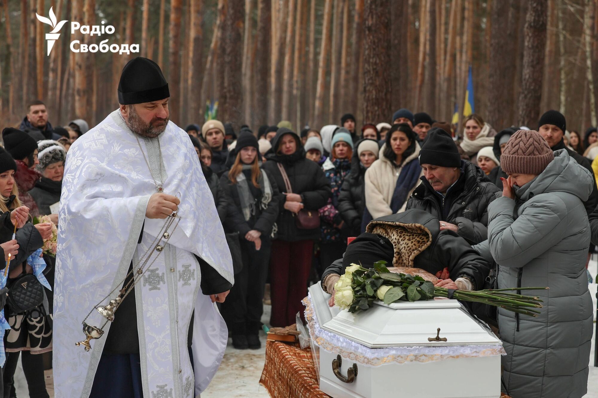"Любила життя і своїх діточок": на Київщині попрощалися з жінкою, яку разом з чоловіком вбив російський дрон. Фото