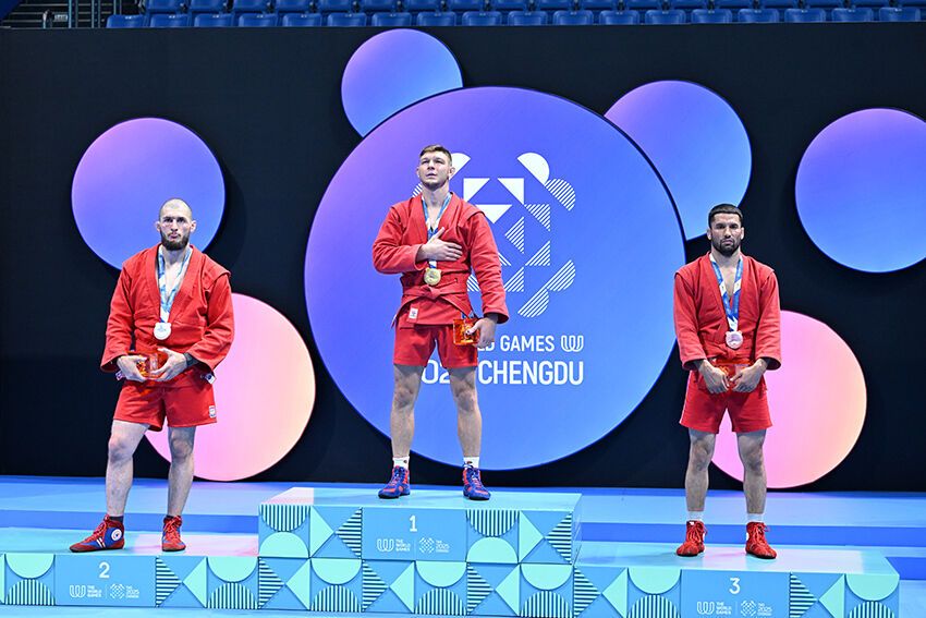 Непобедимый украинский чемпион мира выиграл бой нокаутом в первом же раунде. Видео