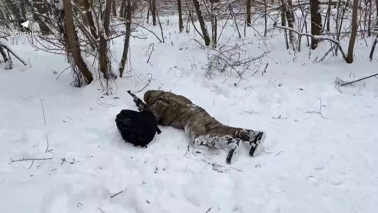Тактика, інженерія, маскування тощо: у бригаді "Сталевий кордон" показали підготовку універсального піхотинця. Відео