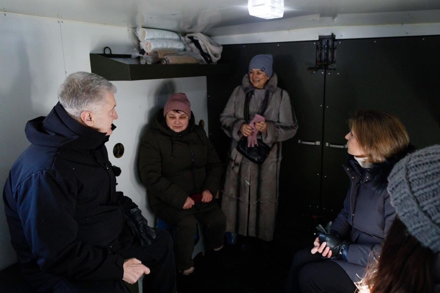 На Теремках і Троєщині запрацювали пункти допомоги киянам. Порошенко розповів, де вони знаходяться