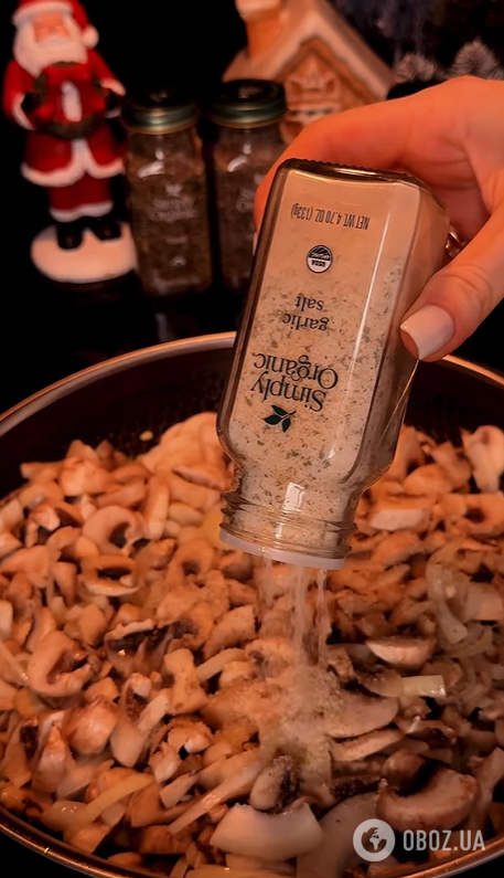 Сытный слоеный пирог с грибами и сыром: как приготовить