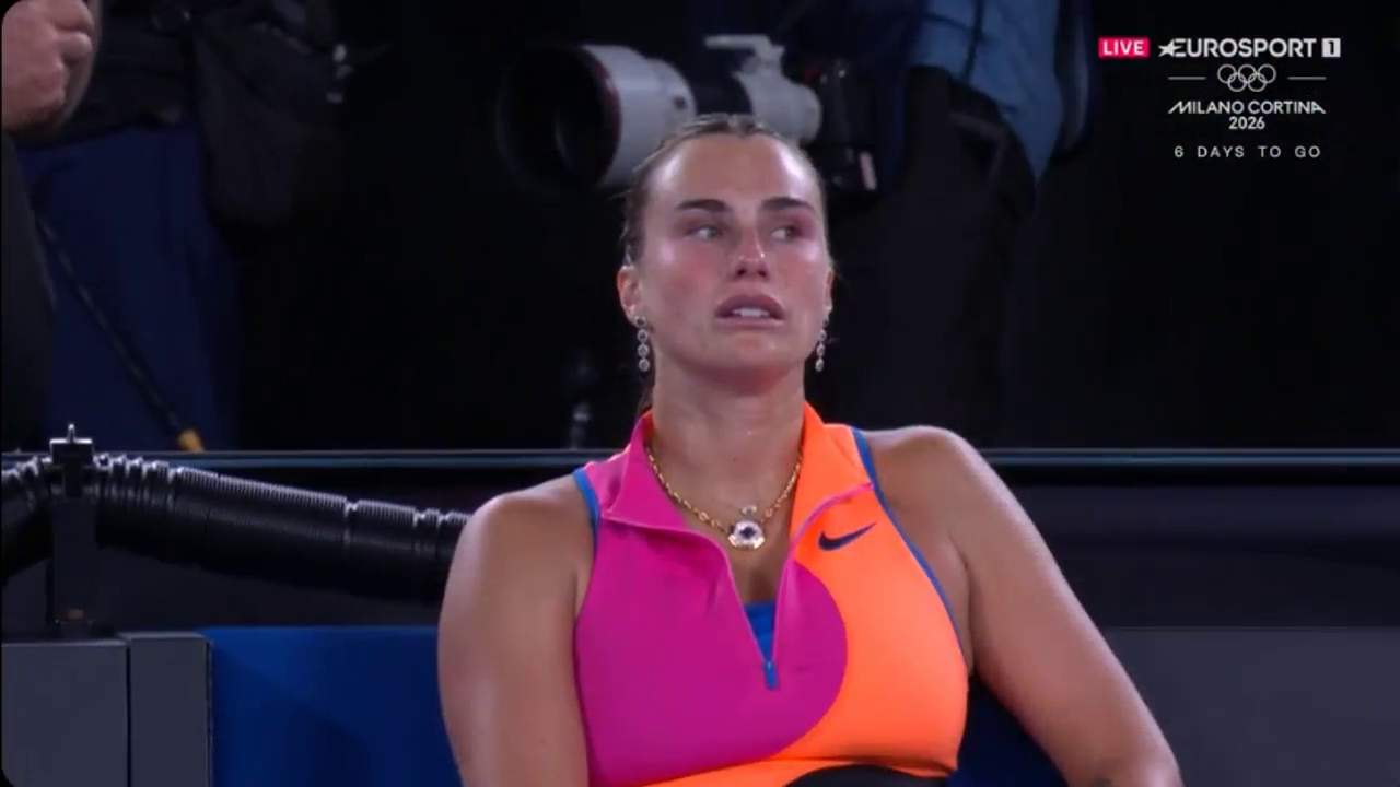 Соболенко расплакалась после случившегося в финале Australian Open. Видео