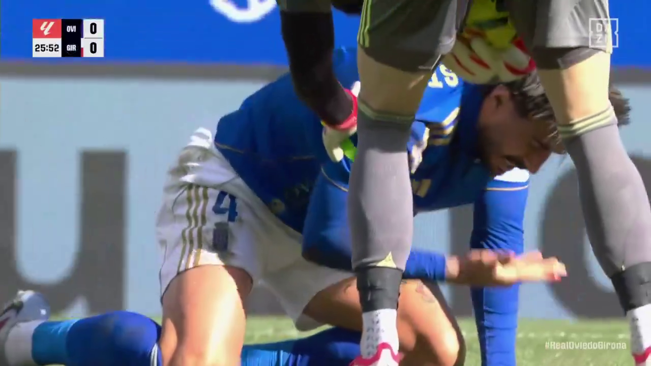 Футболист сборной Украины едва не "убил" соперника в матче чемпионата Испании. Видео