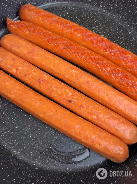 Вкусные домашние хот-доги с сырной курицей: как приготовить