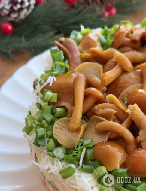 Сытный салат "Грибная поляна" для праздничного стола: вкуснее, чем оливье
