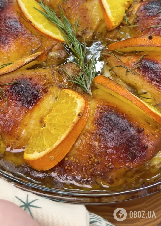 Тушковані курячі стегенця з апельсинами та медом: м'ясо вийде дуже соковитим і м'яким