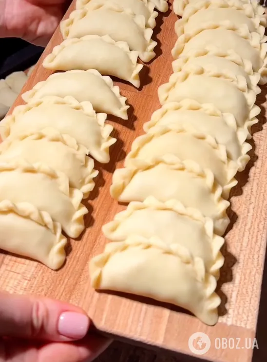 Заварное тесто для идеальных вареников и пельменей: понадобится стакан кипятка и растительное масло